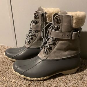 Sperry Shearwater Duck Boots Gray Size 7.5M BNIB